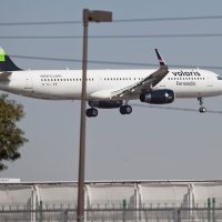 Profeco demanda a Volaris en defensa de viajeros afectados por fallas en servicio