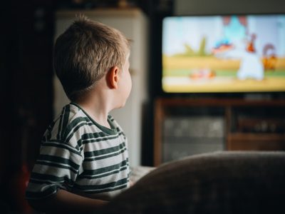 Estudio revela el impacto cognitivo y psicosocial por el uso de pantallas antes de los 6 años