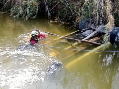 Murieron ahogados los 14 que iban en la camioneta volcada en Pesquería, NL