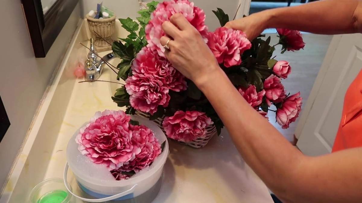 Flores artificiales. Fuente: (Instagram)
