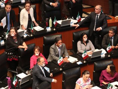 Se retiran bancadas del PRI y PAN del Senado en protesta por presunta 'mordaza” de Morena