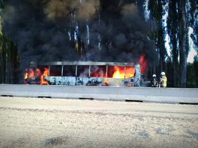 Conmoción en Allen: cómo y por qué se incendió un colectivo