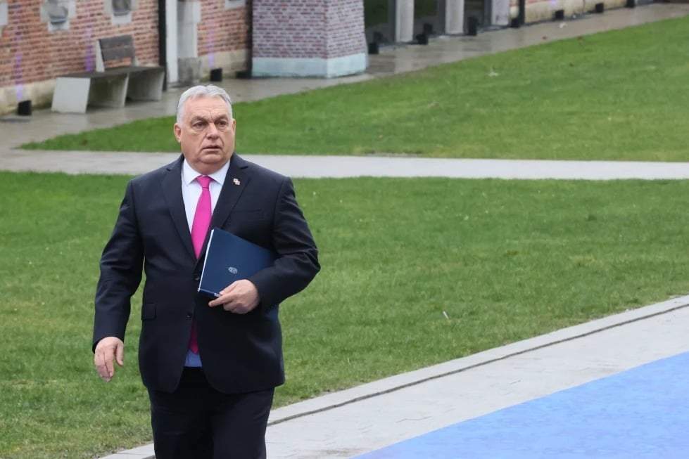 El primer ministro de Hungría, Viktor Orban, llega a la cumbre de la UE en el castillo de Alden Biesen en Bilzen-Hoeselt, Bélgica, el jueves 12 de febrero de 2026.