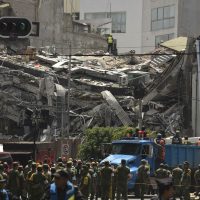 Socorristas israelitas colaboran en Álvaro Obregón 286; van 28 rescatados y cerca de 46 desaparecidos