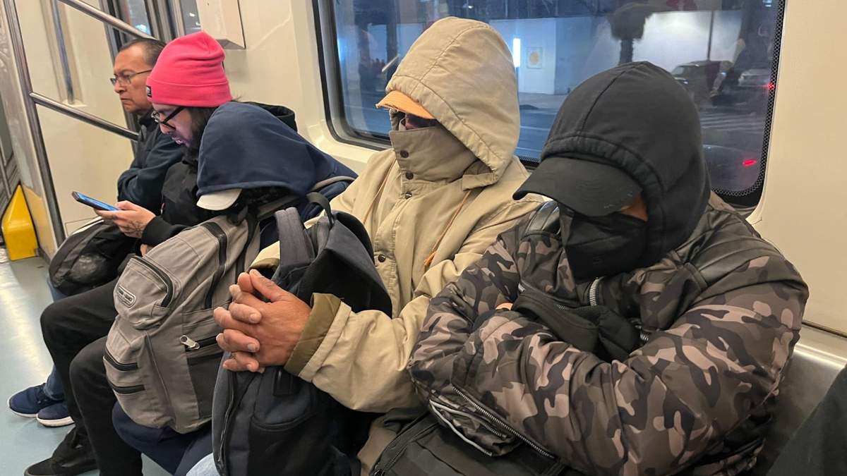 Usar al menos tres capas de ropa, de preferencia de algodón o lana, entre las recomendaciones de las autoridades