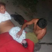Mujer da a luz en patio de hospital en Poza Rica