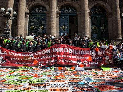 '¡Créditos no, rescate sí!”, la protesta en la ALDF contra la ley de reconstrucción de Mancera