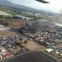 Queman negocios y bloquean carreteras en Guanajuato tras detención de presuntos narcos
