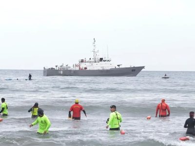 Desperada búsqueda de un joven sanjuanino arrastrado por el mar en La Serena