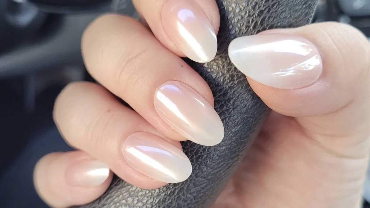 Uñas perladas. Fuente: (Instagram)