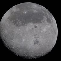 Los astronautas de la misión Artemis II llegan a la cara oculta de la Luna