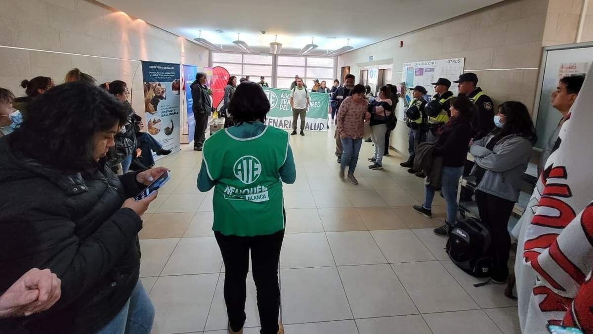 Delegados de ATE en UPEFE exigen respuestas a sus reclamos. Fuente: (Facebook)
