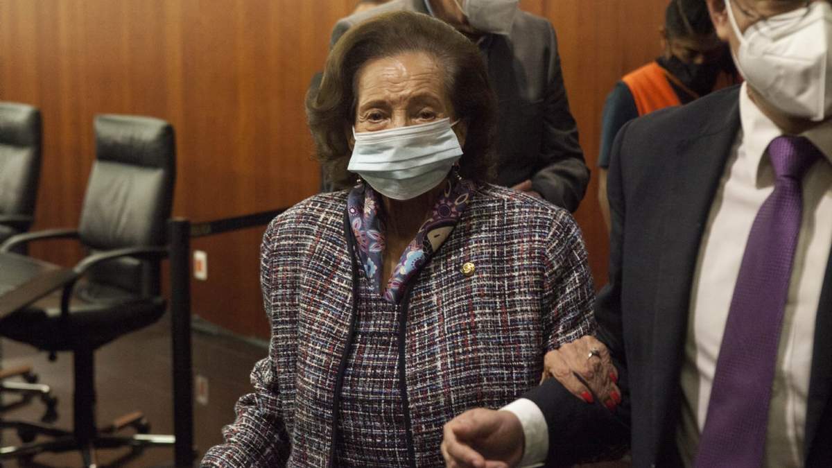La senadora Ifigenia Martínez