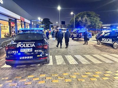 Una chica trans dijo que fue atacada por un grupo de mujeres por celos
