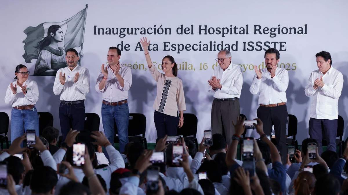 La presidenta Claudia Sheinbaum en la inauguración del Hospital Regional de Alta Especialidad del ISSSTE en Torreón el 16 de mayo