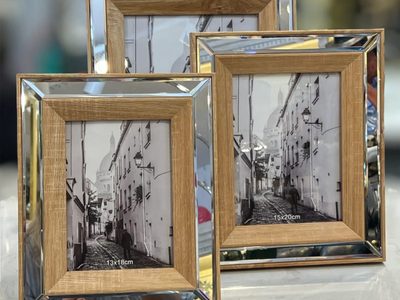 No tires los portarretratos viejos o rotos que tenés: así podés transformarlos y decorar tu casa como si fueran nuevos