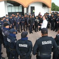 Alcalde de San Miguel de Allende agrede a reporteras que cubrían manifestación de policías