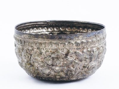 Si tenés bowls o ensaladeras viejas, no los tires: en pocos minutos convertilos en este hermoso portavelas
