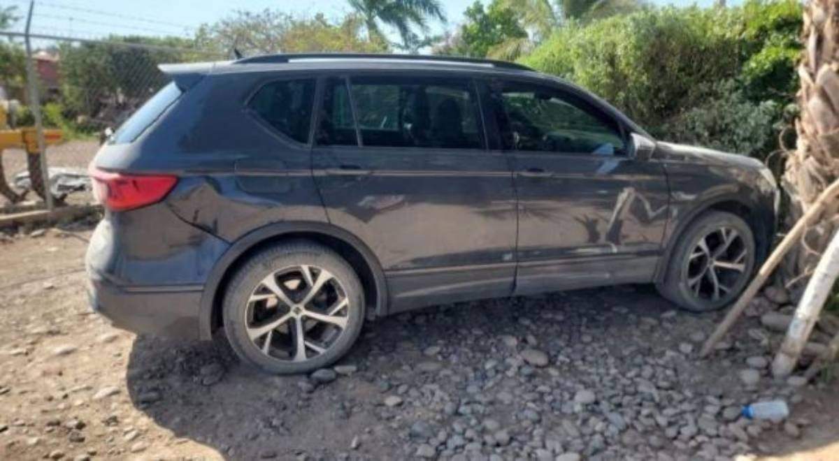Un vehículo con reporte de robo y recuperado por elementos del Gabinete de Seguridad federal en Culiacán