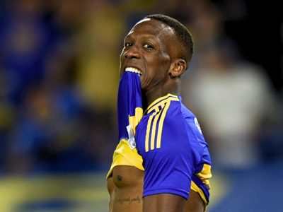 Con la mente en Lanús: el cambio obligado que haría Herrón en Boca por la lesión de Advíncula