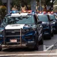 Policía municipal de Tijuana se quita la vida con su propia arma en baño público