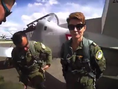 Incurre Denise Maerker en delito al vestir uniforme e insignia castrenses