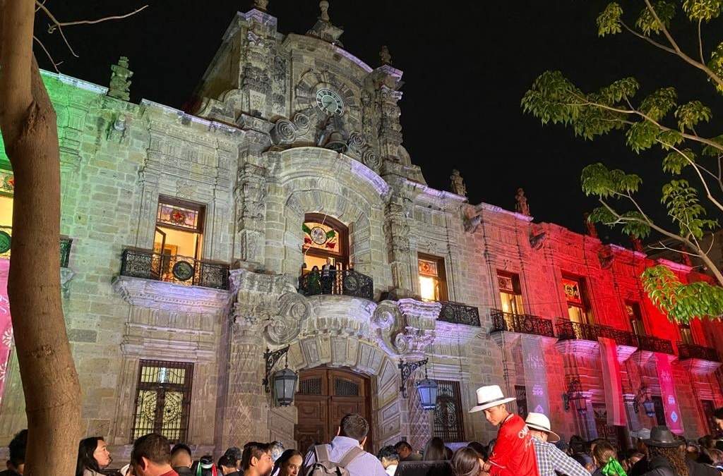 En Jalisco, ceremonia blindada