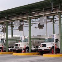 Detenidos, cuatro extrabajadores de Pemex acusados de huachicolear en NL: FGR