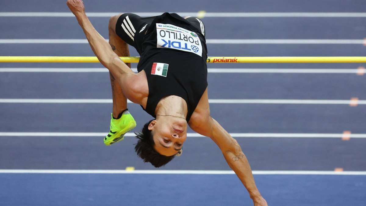 Erick Portillo en la final de salto de altura masculino en el Campeonato Mundial de Atletismo en Pista Cubierta en Torun, Polonia
