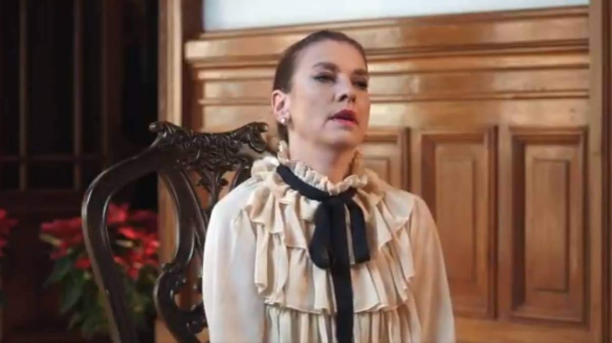 La historiadora Beatriz Gutiérrez Müller en el mensaje presidencial de Nochebuena