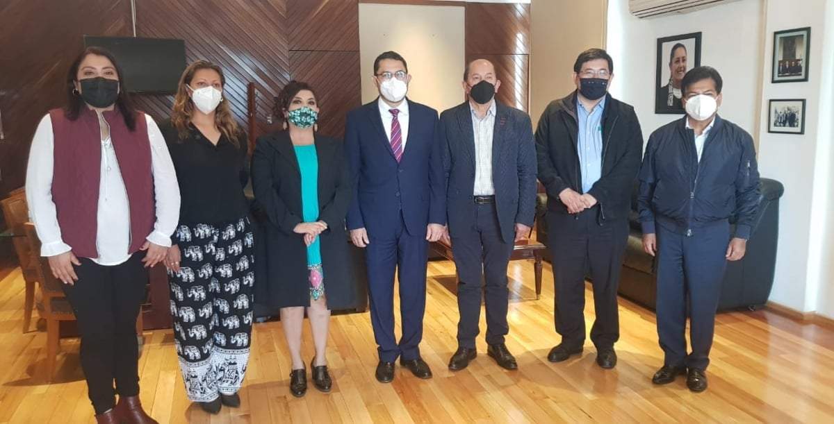 Martí Batres con los alcaldes electos y reelectos de Morena en la CDMX