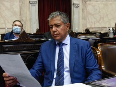 Figueroa presentó un proyecto para que Neuquén reciba más fondos para viviendas