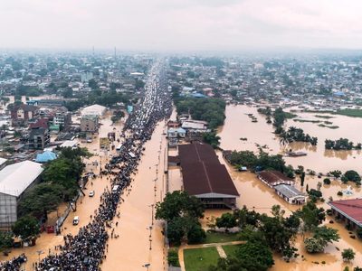 Fuertes lluvias inundan la capital del Congo y matan al menos a 22 personas