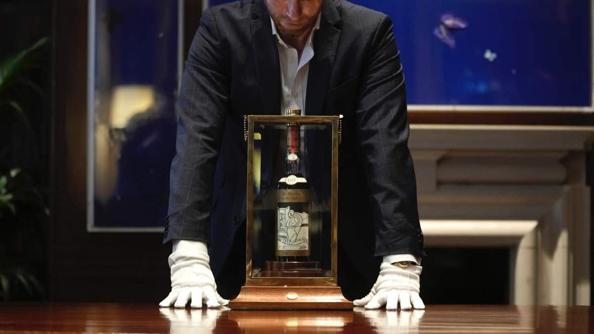 Sotheby’s. Botella de whisky escocés The Macallan