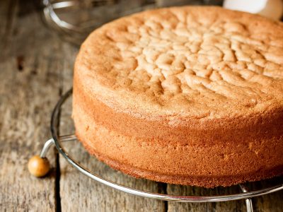 Bizcochuelo sin gluten: receta fácil y rápida de un clásico que vas a comer sin culpas
