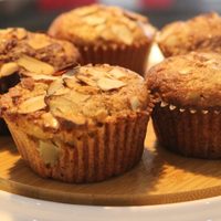 Muffins de manzana sin azúcar, sin harina y sin manteca: la receta ideal para probar un dulce sin culpa