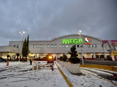 Granizo “atípico” también tiró cuatro árboles y 13 techos y toldos: Sheinbaum