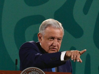 AMLO pide a la FGR que investigue el espionaje de los gobiernos estatales