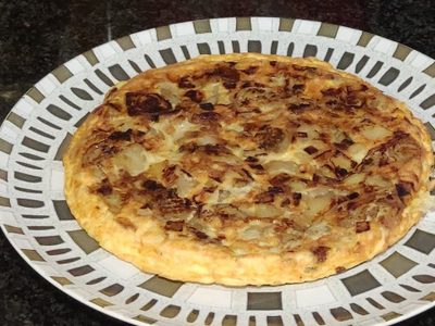 Ligera, saciante y lista en 15 minutos: la tortilla de atún y berenjena que tenés que probar