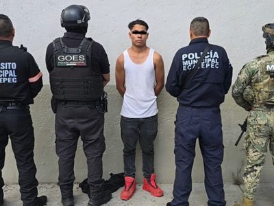 Detienen a 3 en Ecatepec por portar arma blanca y droga en transporte público