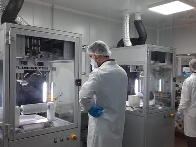 Desarrollan en España nanomaterial capaz de eliminar el SARS-CoV-2; podría usarse en cubrebocas