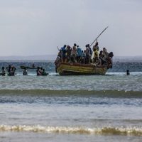 Más de 90 muertos en un accidente de ferry en Mozambique