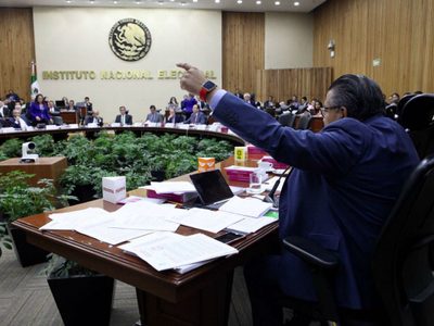 El INE confirma multa de 197 mdp a Morena por 'fraude” en fideicomiso por 19-S; partido irá al TEPJF