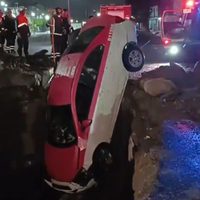Taxista cae a un socavón en la alcaldía Iztapalapa de la CDMX (Video)