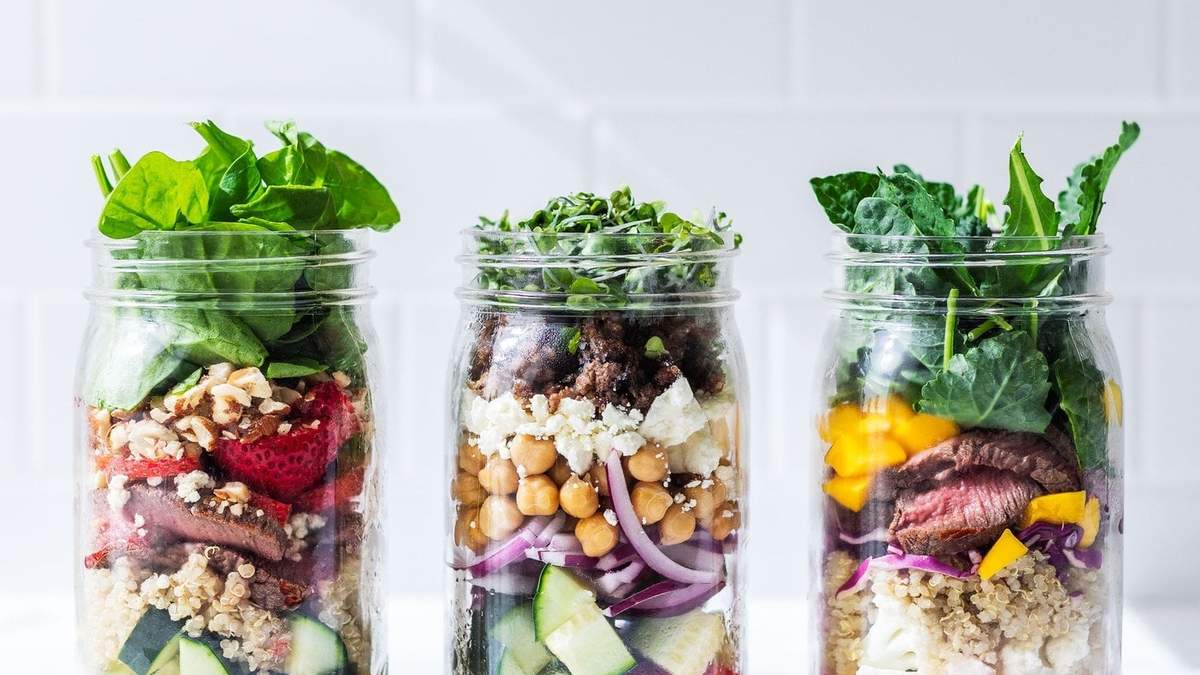 Ensalada en frascos. Fuente: (Instagram)