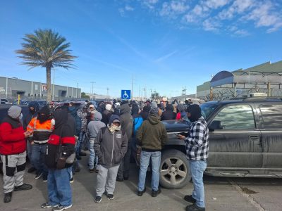Trabajadores de maquiladora Tridonex quedan fuera de la planta y temen cierre en Matamoros