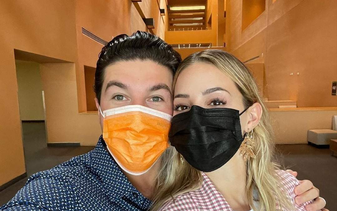 La pareja viajará a Austin con el gobernador de Texas Greg Abbott