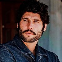 La vida del actor que protagoniza la novela que es un éxito en Telefe: "Jesús"