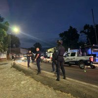 Michoacán: Bloquean vialidades para exigir a autoridades localizar a restaurantero secuestrado