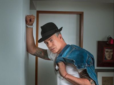 El popular actor y cantante peruano Diego Bertie murió tras caer de un edificio en Lima